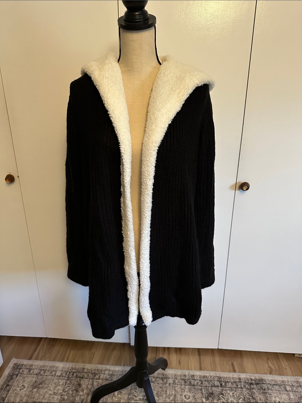 No Boundaries Black Open-Front Cardigan with Cream Sherpa Trim